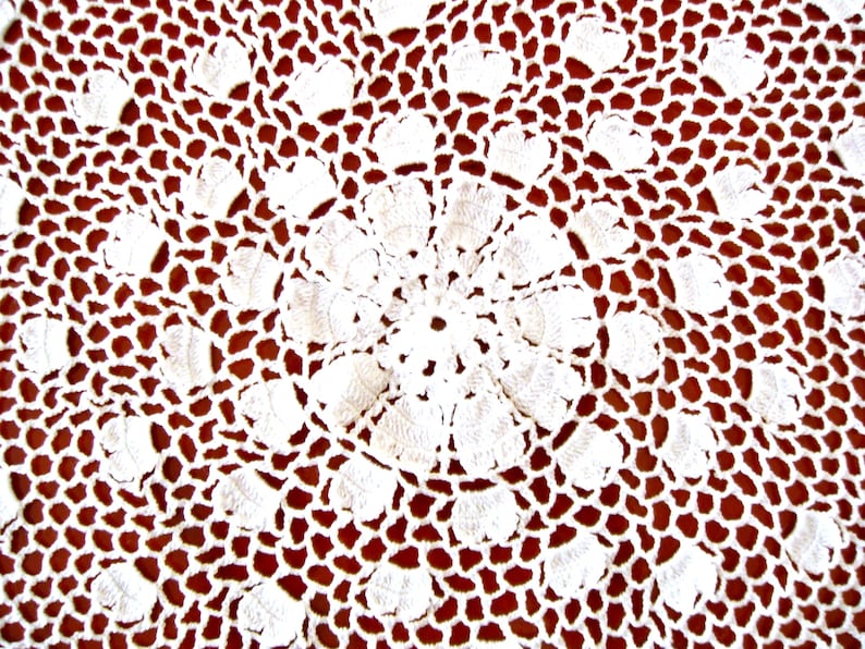 Antique Turkish crochet table cloth White wedding table decor Vintage home decor Round tablecloth Lace oya table runner Kitchen living room