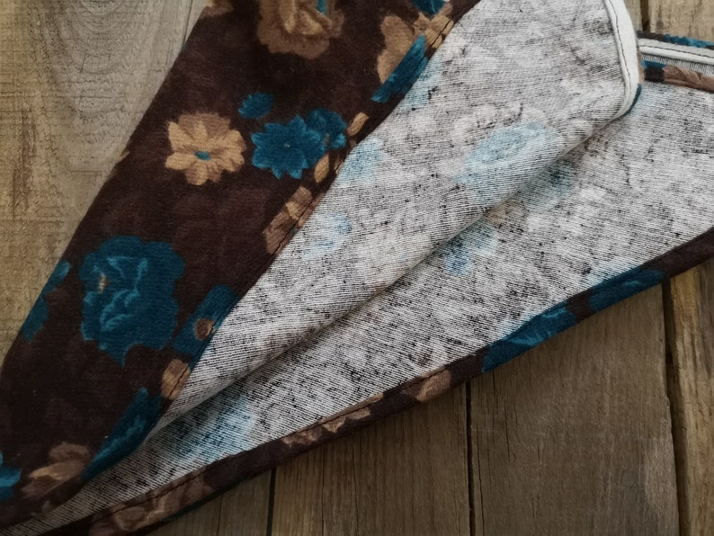 90\u2019s vintage style bandana Triangle Headband Hairband Retro hair accessory Adult girl women Lightweight wide foulard wrap scarf Daisy big