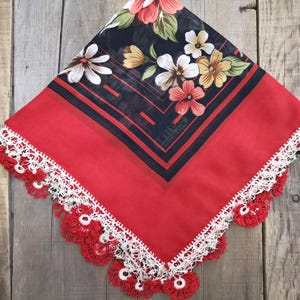Sciarpa turca all'uncinetto oya, sciarpa quadrata etnica tribale autentica tradizionale anatolica, stola floreale con fiori, scialle boho boho, hijab yemenita