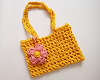 Mesh t-shirt yarn bag Basic crochet purse Rectangle pouch Flowers floral daisy daily cozy sports  Boho modern fashion viral unique Crocheted