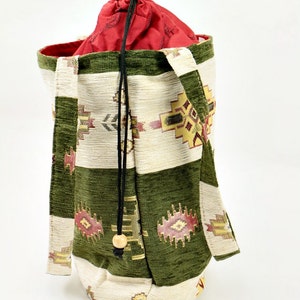 Sac de tapis kilim turc avec cordon Pochette authentique d'Anatolie Tapis ethnique tribal traditionnel Sac à main bohème bohème tissu persan Cabas du marché