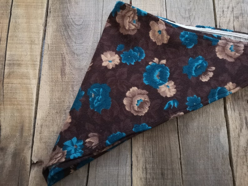 90\u2019s vintage style bandana Triangle Headband Hairband Retro hair accessory Adult girl women Lightweight wide foulard wrap scarf Daisy big