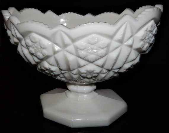Westmoreland Milk Glass Pedestal Bowl Old Quilt Wedding Table - Milk Glass Pedestal Bowl Westmoreland Milk Glass Pedestal Bowl Old Quilt Wedding Table - Milk Glass Pedestal Bowl