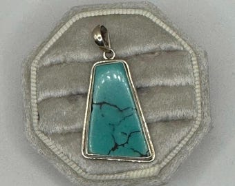 925 Sterling Silver Turquoise vintage Pendant with bail 3.85g