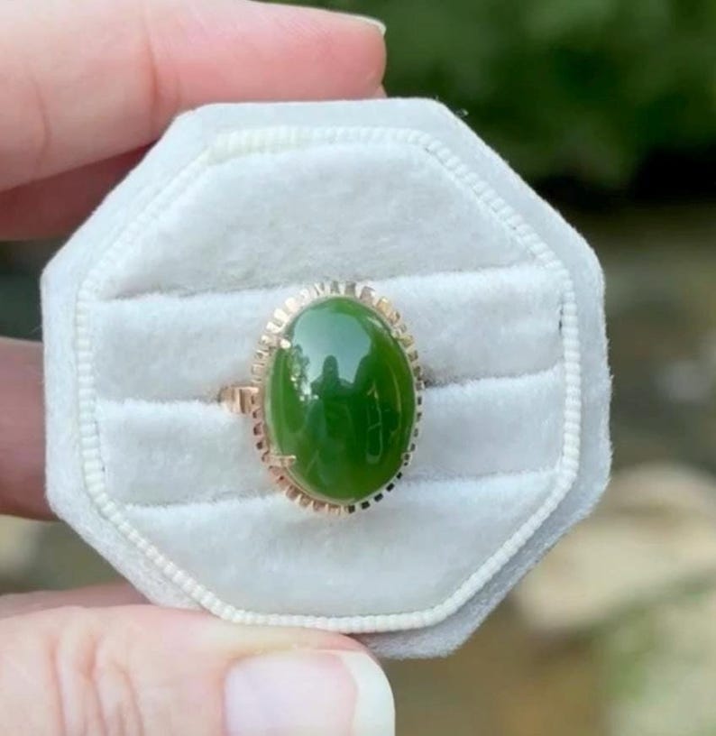 9K Yellow Gold, Green Nephrite Jade Cabochon solitaire vintage Ring Size 7.5, 4.5g image 1