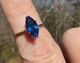 14K Yellow Gold Marquis Cobalt blue Spinel vintage solitaire Ring Size 6,  1.66g