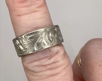 925 Sterling Silver floral and scroll engraved vintage Ring size 7, 8.07g