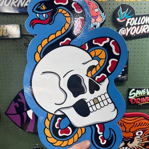 Schlange und Schädel Tattoo Style handgemaltes Schild