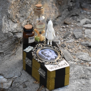Found Objects Collection Wood Hand Painted Coffin Box - Plagued Earth Productions Slizz Kid Collab - Bones - Jewelry Box - Vintage Halloween