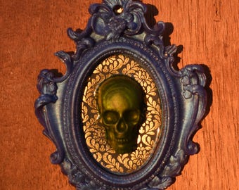 Small Ornate Resin Skull Frame Wall Art – Gothic Decor & Witchy Vintage Home Accent