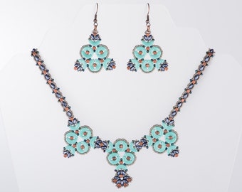 Wzór koralikowy naszyjnika z trójkątami z koralików Arcos i Minos Par Puca - samouczek w formacie PDF