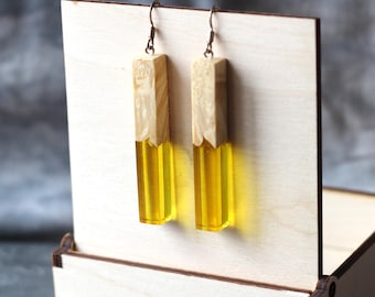 Pendientes de resina amarilla y madera: Pendientes colgantes de arce hechos a mano