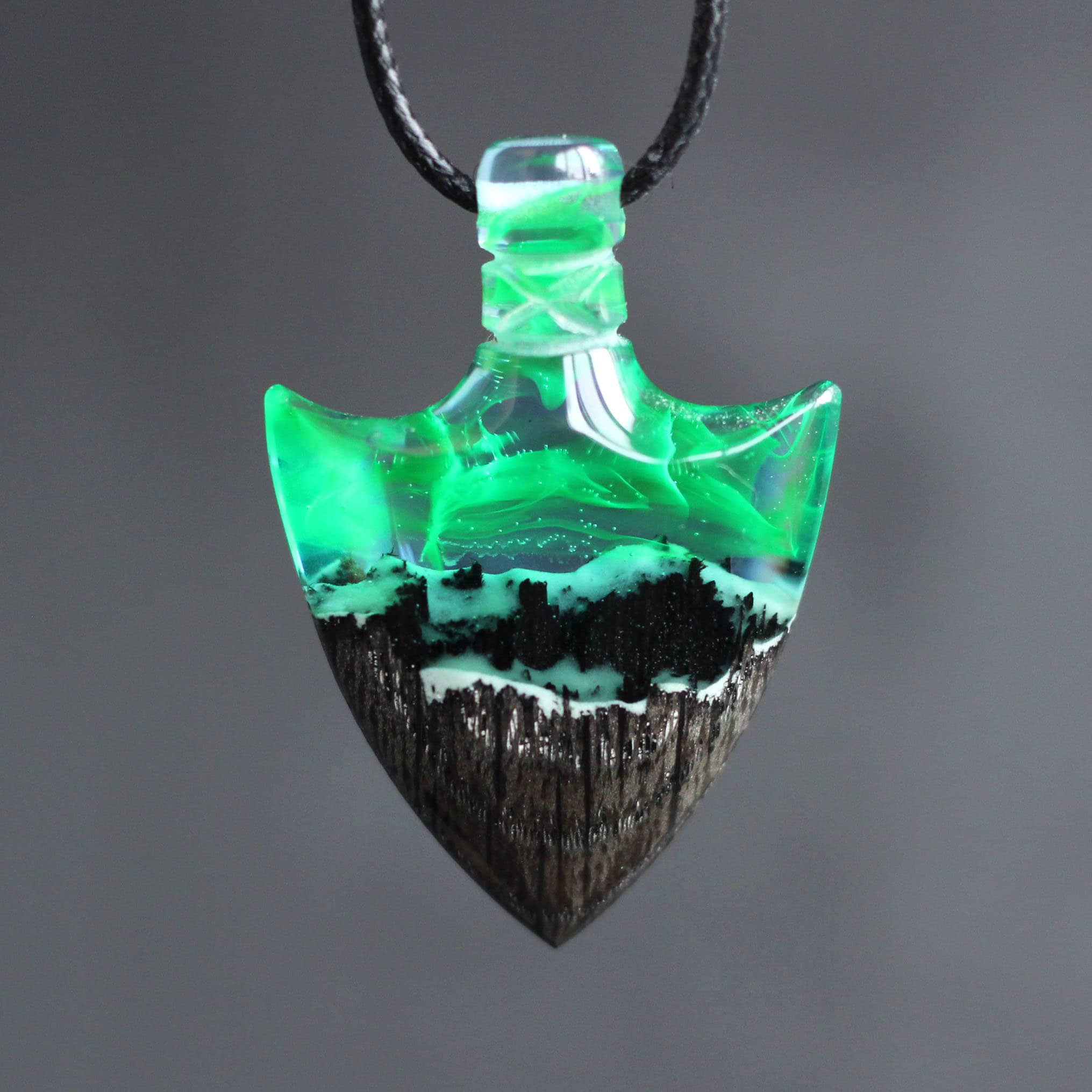 Pendant Crystal Arrowhead. Aurora 