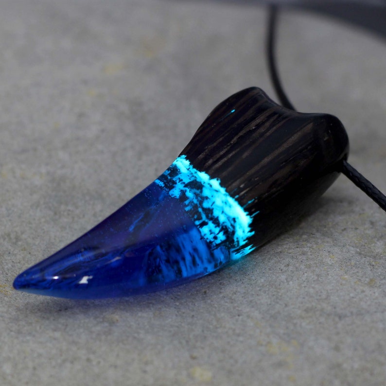 Unique wooden necklace Bear Claw Pendant Glow Necklace Resin Wood Necklace Wooden pendant for women and men statement jewelry Blue pendant