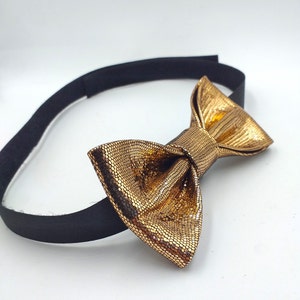 Nœud papillon en cuir fait main : tenues habillées dorées brillantes