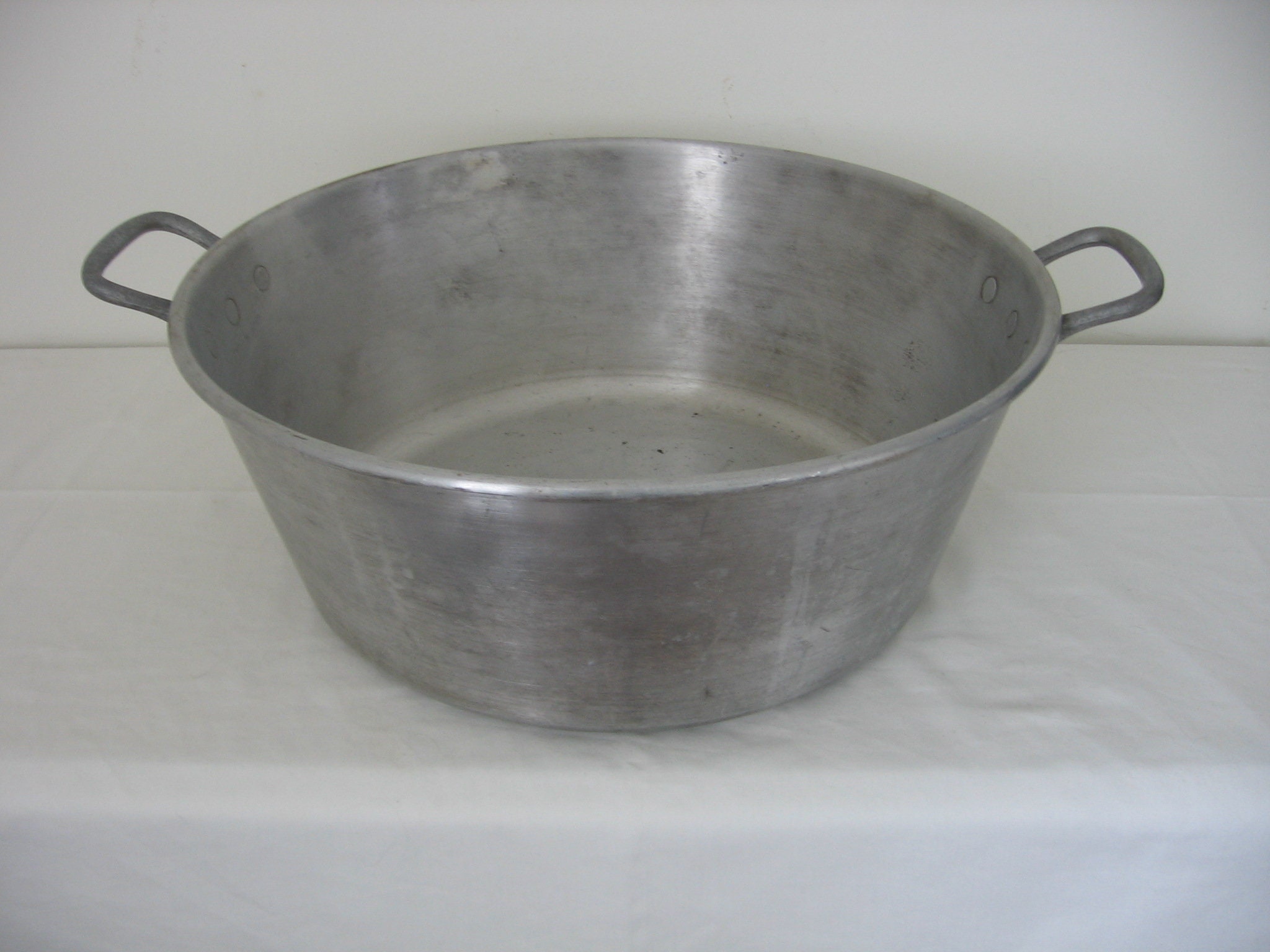 Very Large Vintage Français Solid Heavyweight Aluminium Pan/Planter Iron Rivetted Handles 1940 Shabb
