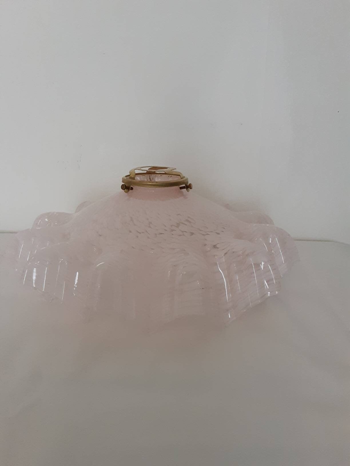 Snowflake Design Années 1930 Français Art Déco Style Vintage Pale Pink/Baby Milk Glass Marbled Lamp 