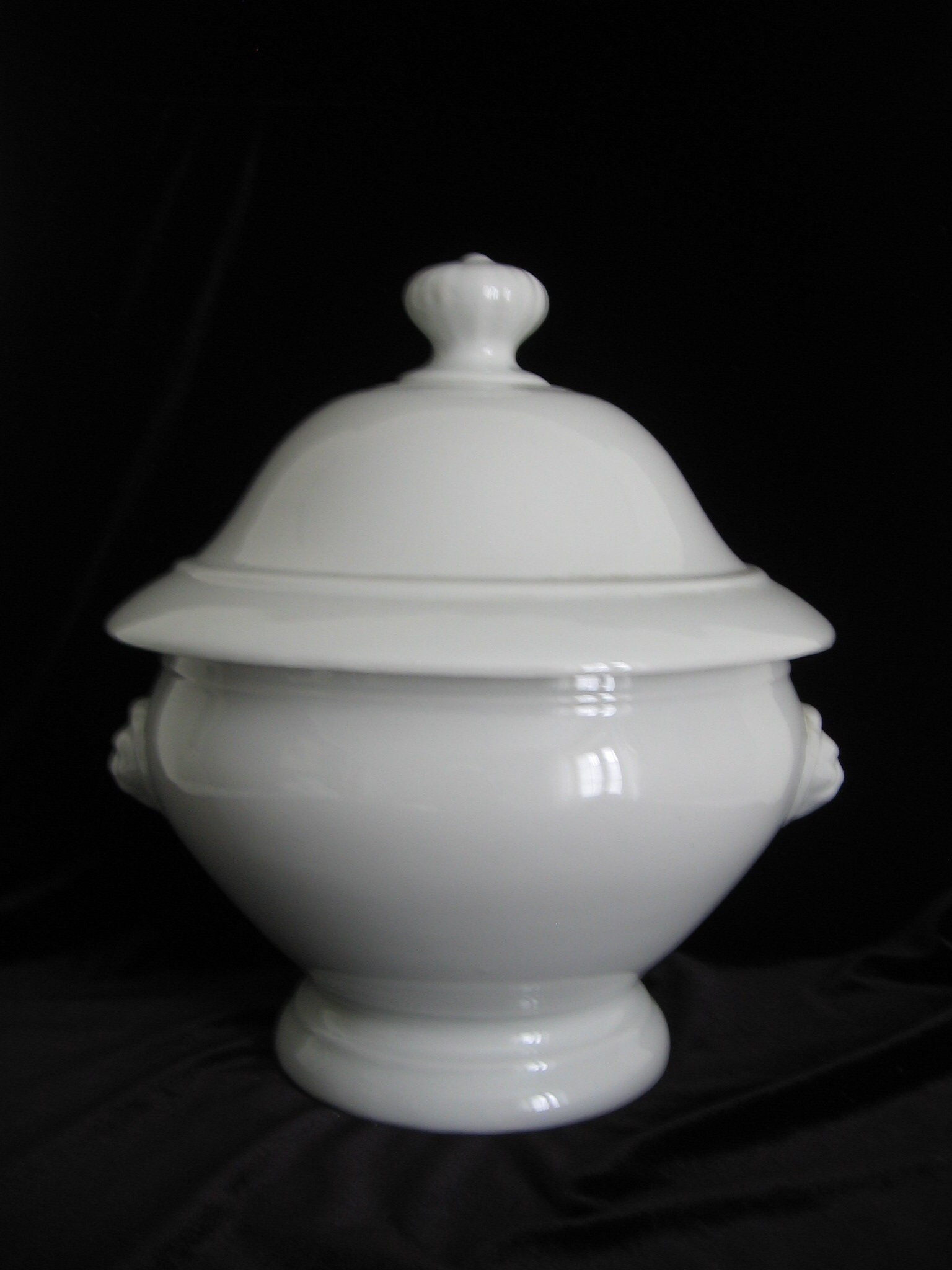 Belle Français Antique à L'oignon Couvercle en Pierre de Fer Soupe Tureen/Soupiere Circa 1920 Élégan