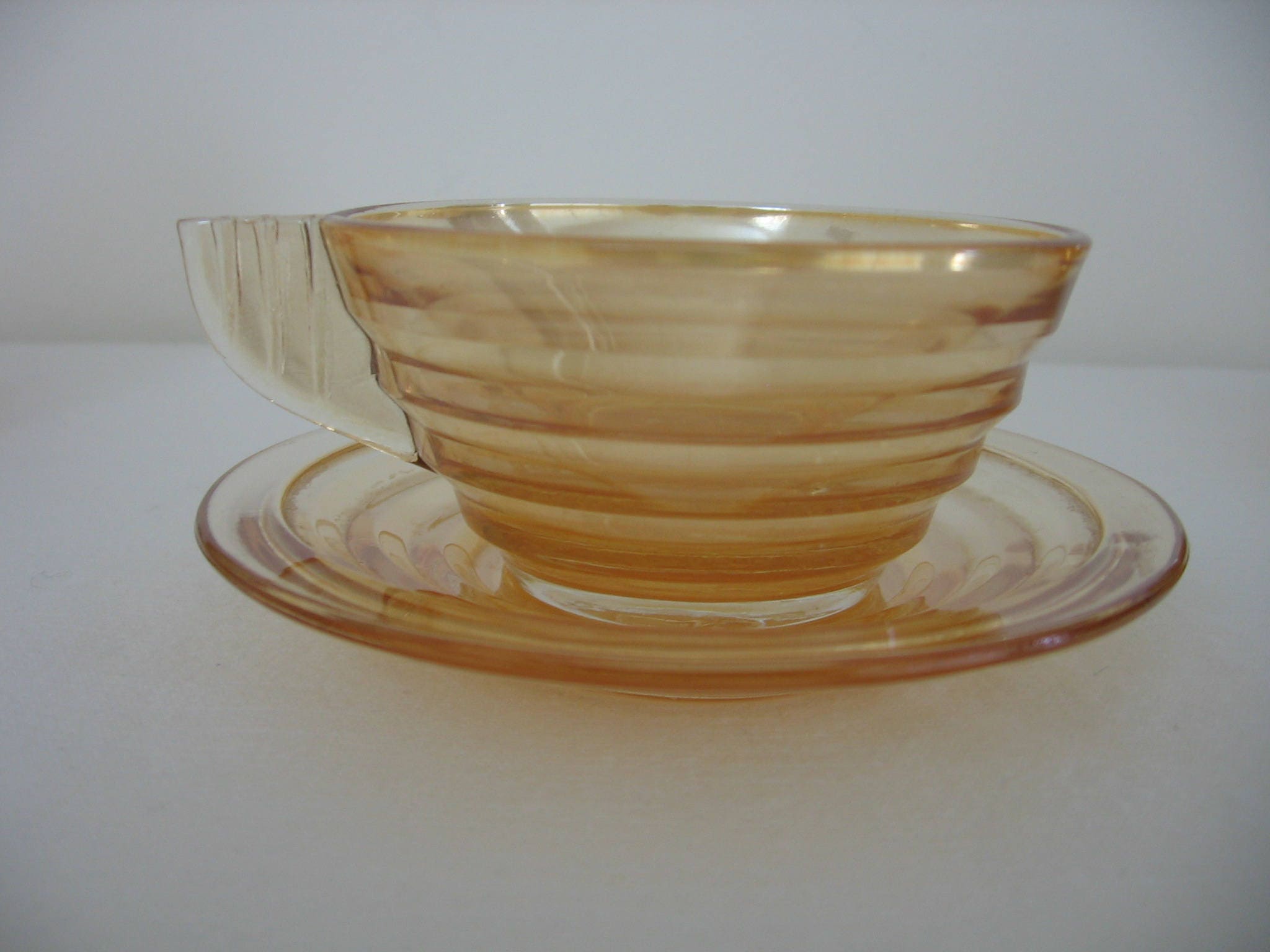 Glamorous Vintage Français 1930S Art Déco Set Of 4 Amber Iridescent Condoro Glass Coffee Cups & Sauc