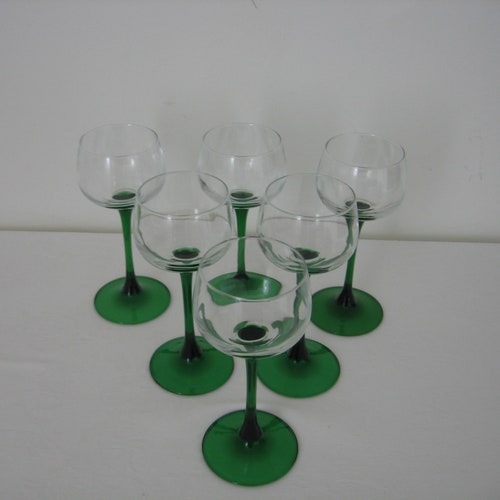 Emerald Green Glass Flared Stemmed Tall Wine Glasses Set