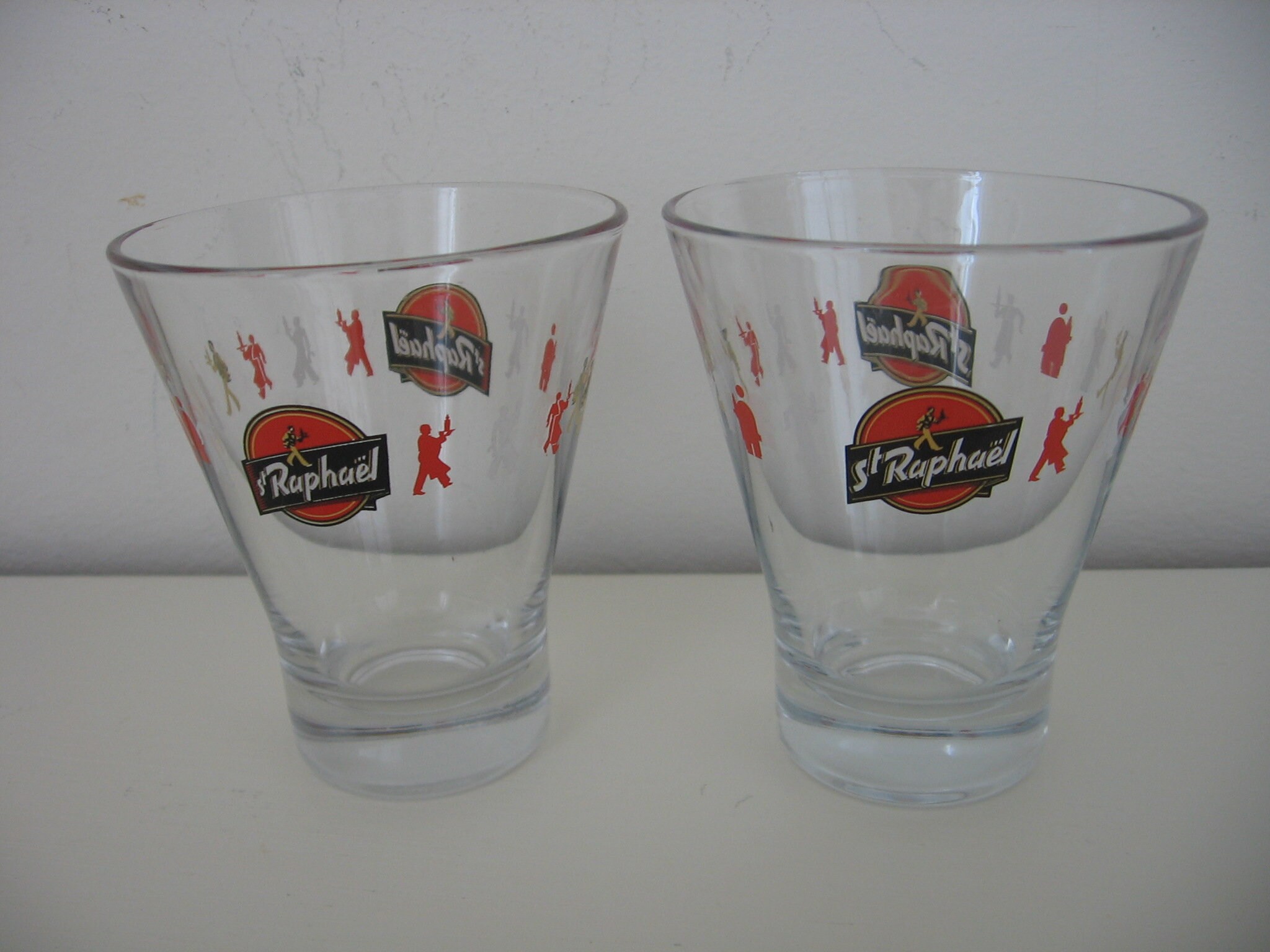 Paire de St Raphael Aperitif Glasses Iconic Français Café/Bistro Barware Promotionnel Des Années 198