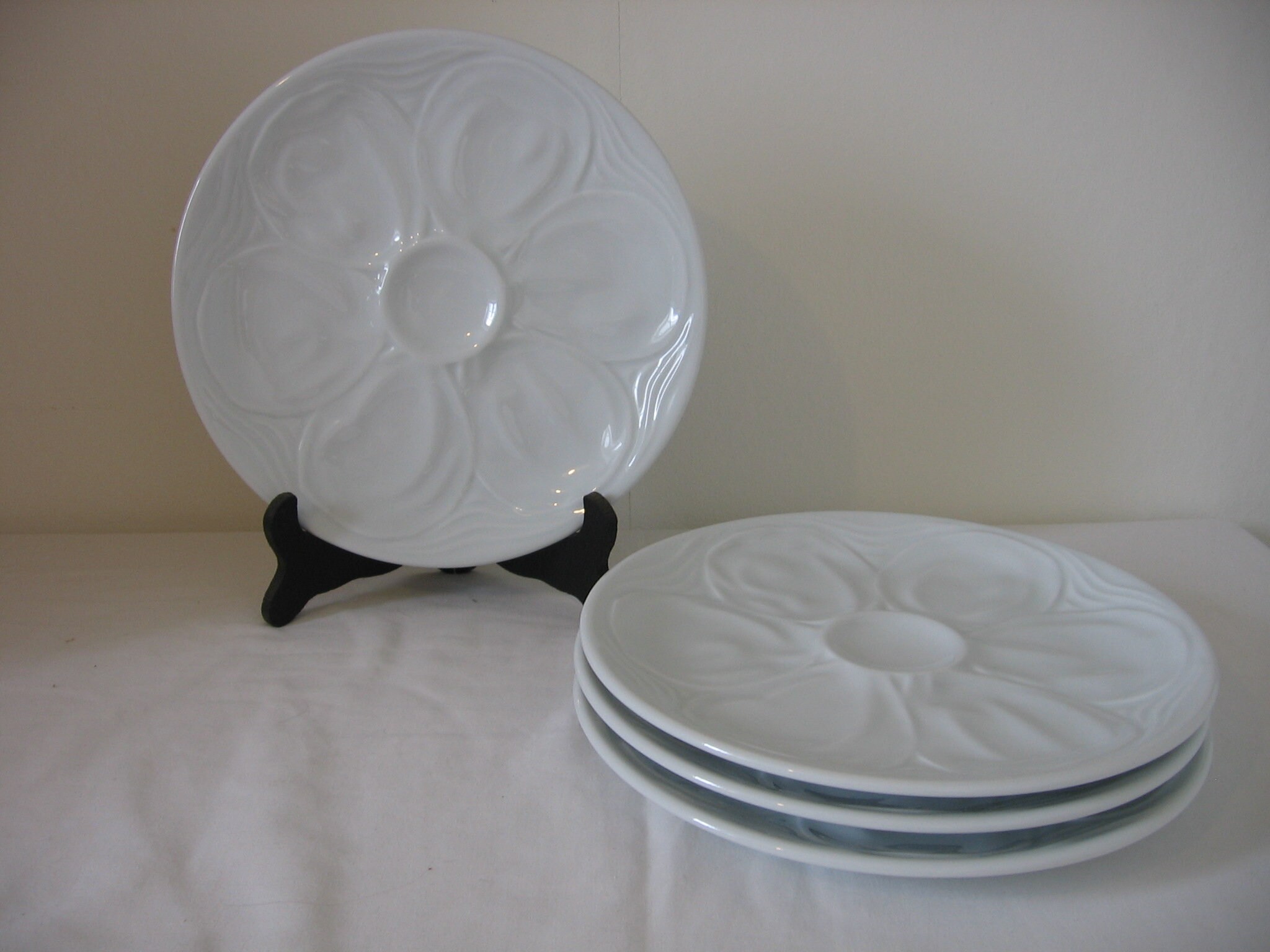 Élégant Ensemble de 4 Blanc Reussy Porcelain Vintage Français Assiettes Service d'huîtres/Assiettes 