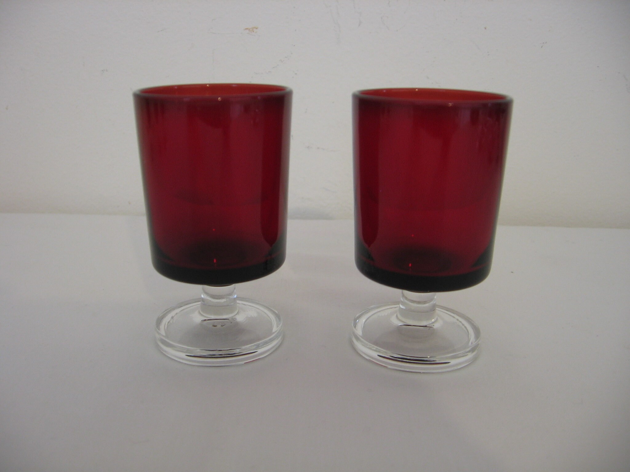 Superbe Paire de Rouge Cavalier Luminarc/Cristal d'arques Durand Liqueur Glasses Shot 1970S