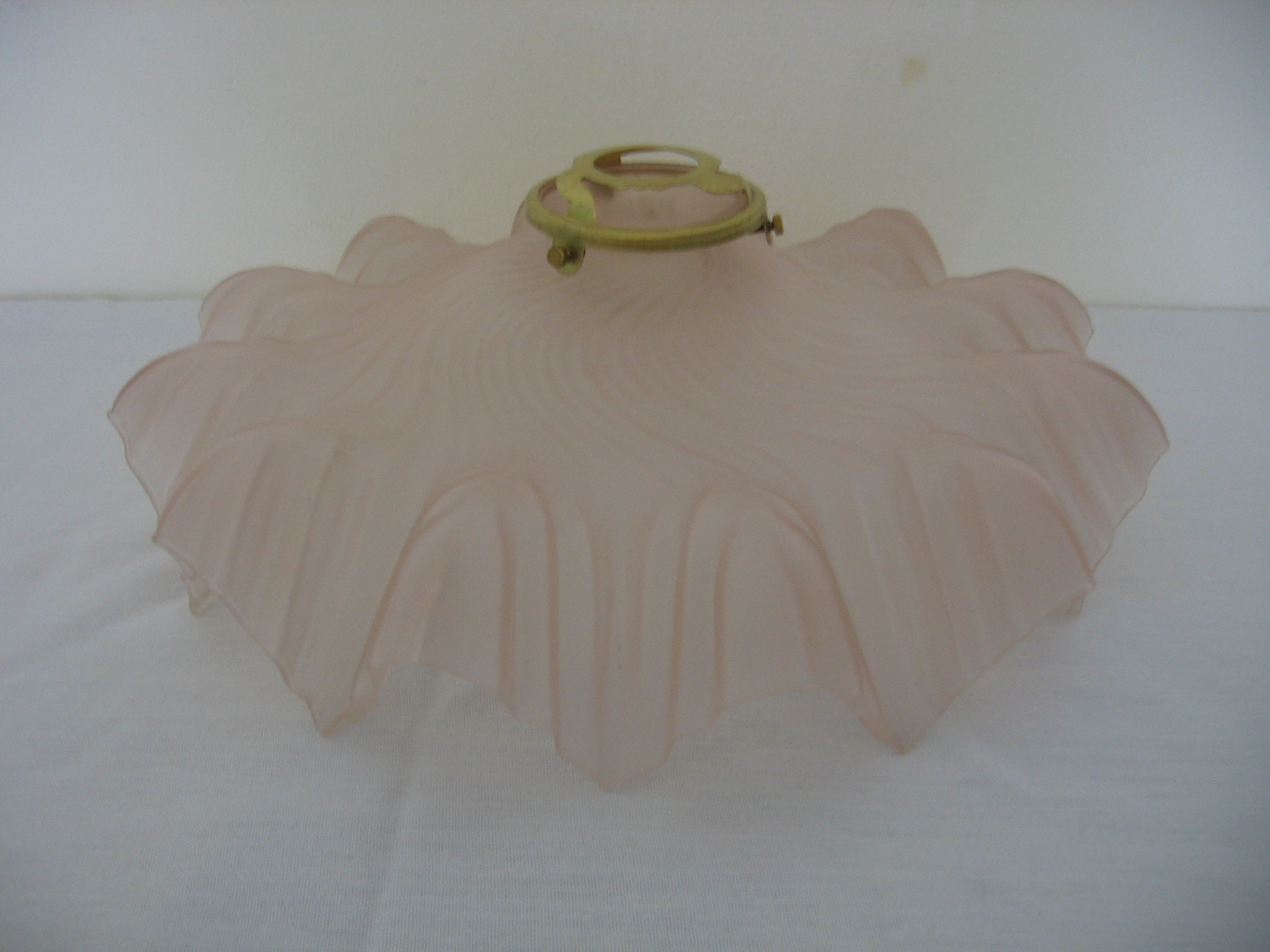 Français Art Déco Style Antique Rose Rosaline Tourbillon Verre Dépoli Flocon de Neige Design Frilly 