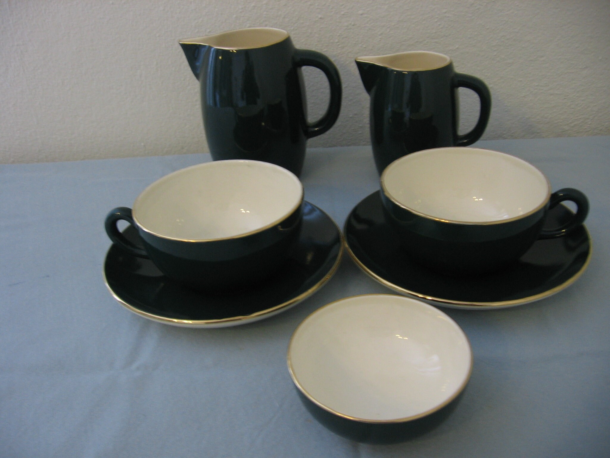 Café Époustouflant Pour Deux Tasses à Café et Soucoupes Vintage avec Cruches Un Sugar Bowl Salins Da