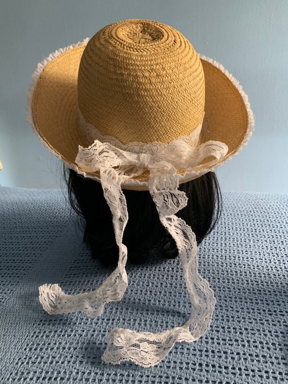 Vintage Ladies Summer Straw Hat With White Lace Trim - Etsy display picture 2