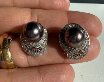 Dark Tahitian cultured pearls and natural diamonds earrings