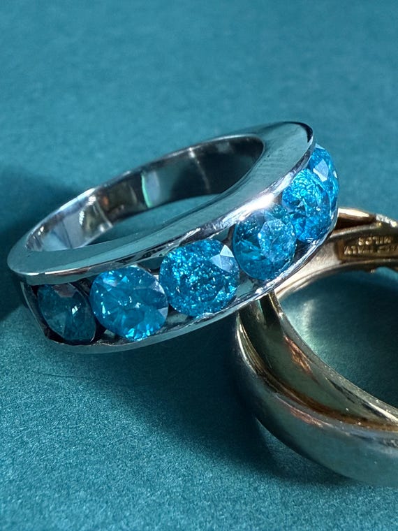 Blue Diamond 18k Gold Ring - 2.80 ct Natural Diamonds