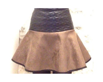 Volant skirt made of vegan suede