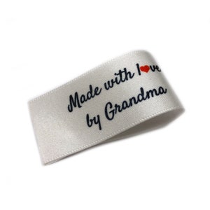 Etichette realizzate con amore da nonna - Piegate 25x50 - Confezione da 16 - Da cucire