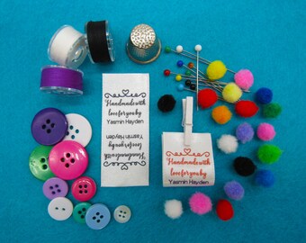Hecho a mano con amor por su nombre Etiquetas Etiquetas - Costura de edredones hechos a mano de punto de ganchillo 50 mm x 25 mm (SL FOLD 1 - D21)