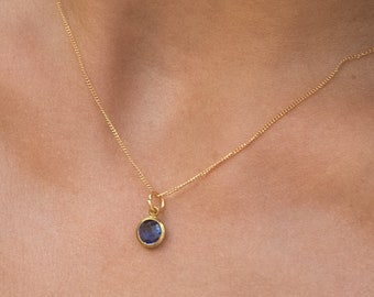 Collier minimaliste avec pendentif en pierres précieuses • Chaîne ras du cou en acier inoxydable avec pierres précieuses • Chaîne en or en filigrane • Cadeau pour elle avec boîte