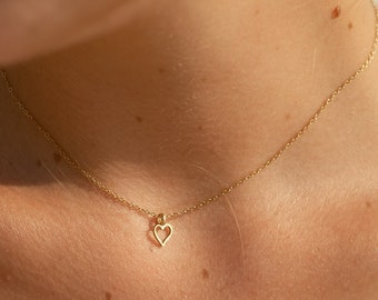 Collana con ciondolo a cuore in argento o oro • Collana a cuore minimalista • Collana da donna in acciaio inossidabile • Regalo per lei con confezione regalo