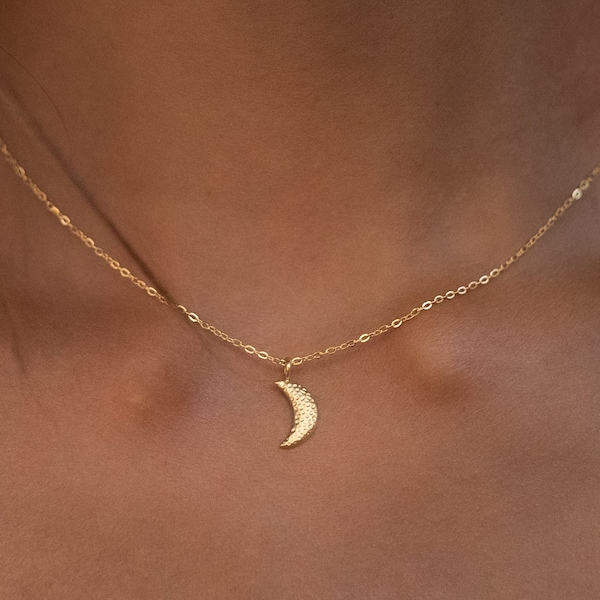 Halskette mit Mond Anhänger • Minimalistische Mondkette • Damen Halskette aus Edelstahl • Filigrane Goldkette • Geschenk für Sie mit Box