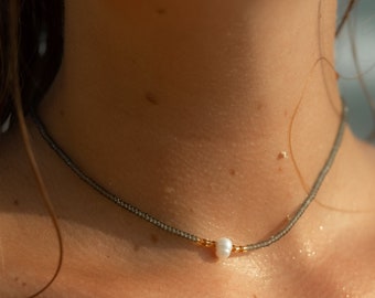 Collier de perles d'eau douce blanc • Collier de perles d'eau douce • Collier minimaliste • Tour de cou en perles pour femmes • Collier pour femmes • Cadeau pour elle