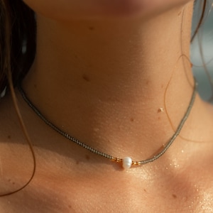 Süßwasserperlen Halskette Weiß Süßwasser Perlenkette Minimalistische Kette Perlen Choker Damen Halskette Frauen Geschenk für Sie Bild 1