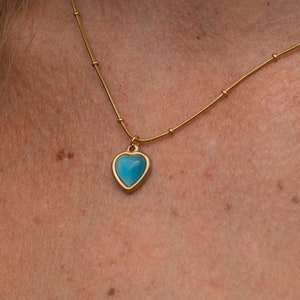 Edelstein Herzkette Gold • Edelstahl Halskette Damen • Gold Kette mit Blauem Edelstein Herz Anhänger • Filigraner Schmuck • Geschenk für Sie