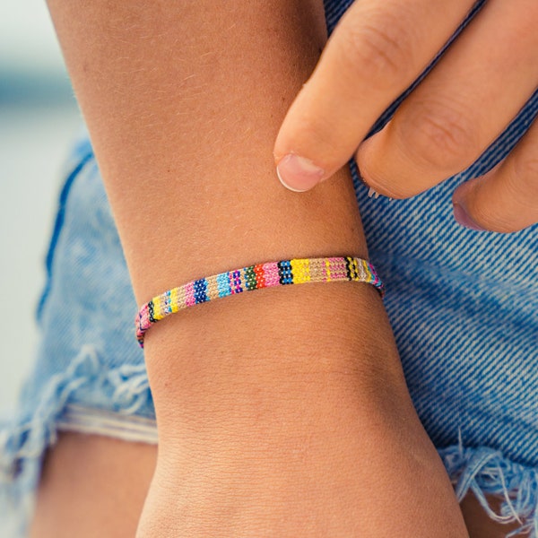 Boho Surfer Bracelet para Mujeres y Hombres - Joyería de Festival Hecho a Mano - Surfer Bracelet Beach Accessories - Impermeable y Ajustable Amarillo