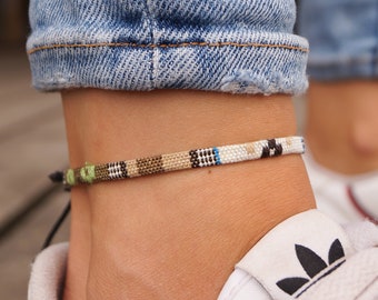 Surfer Beach voetband voor vrouwen en mannen - Boho Ethno enkelband vrouwen - handgemaakte festival sieraden - 100% waterdicht en verstelbaar