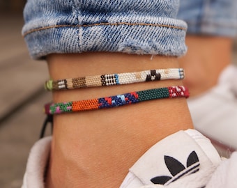 Surfer Beach Voetband Set van 2 Vrouwen en Mannen - Boho Ethno Enkelband Vrouwen - Handgemaakte Festival Sieraden - 100% Waterdicht &Verstelbaar