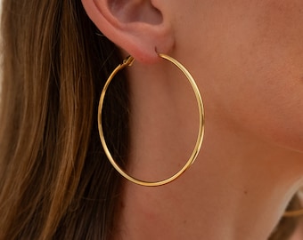 Gold Creoles in different Sizes • Dainty Earrings • Gold Hoops • Minimalist Jewelry • Gift for Her • Women's Jewelry