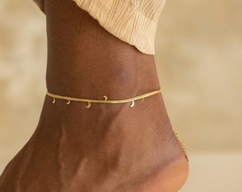 Fußkettchen mit Mond Anhänger • Edelstahl Fußkette Gold • Minimalistisches Fußkettchen Damen • Boho Fußkette Filigran • Geschenk für Sie