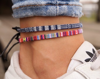 Surfer Strand Fußband 2er Set Damen und Herren - Boho Ethno Fußkettchen Frauen - Handmade Festival Schmuck - 100% Wasserfest & verstellbar