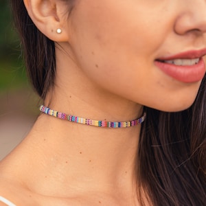 Boho Surfer Choker Ketting Vrouwen &Girls Made by Nami Handgemaakte Festival Accessoires Verstelbaar 100% Waterdicht Hippie Geel Geel afbeelding 1