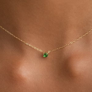 Collier minimaliste avec pendentif en pierres précieuses Chaîne ras du cou avec pierres précieuses en acier inoxydable Chaîne en or filigrane Cadeau pour elle avec boîte image 1