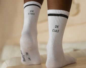 Witte tennissokken met slogan • Retro tennissokken wit • Crew sokken met print voor heren en dames • Grappige sokken • Grappige damessokken